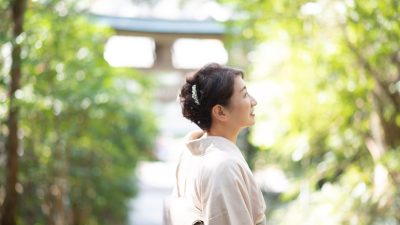 【美しい立ち居振る舞いとしぐさ】女性の品格を高める日本の美